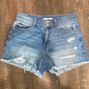 KanCan sized 9 (28) denim shorts